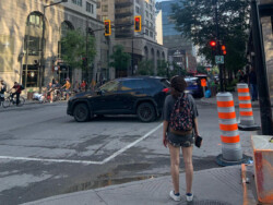 Installation et signalisation au centre-ville de Montréal Installation et signalisation au centre-ville de Montréal